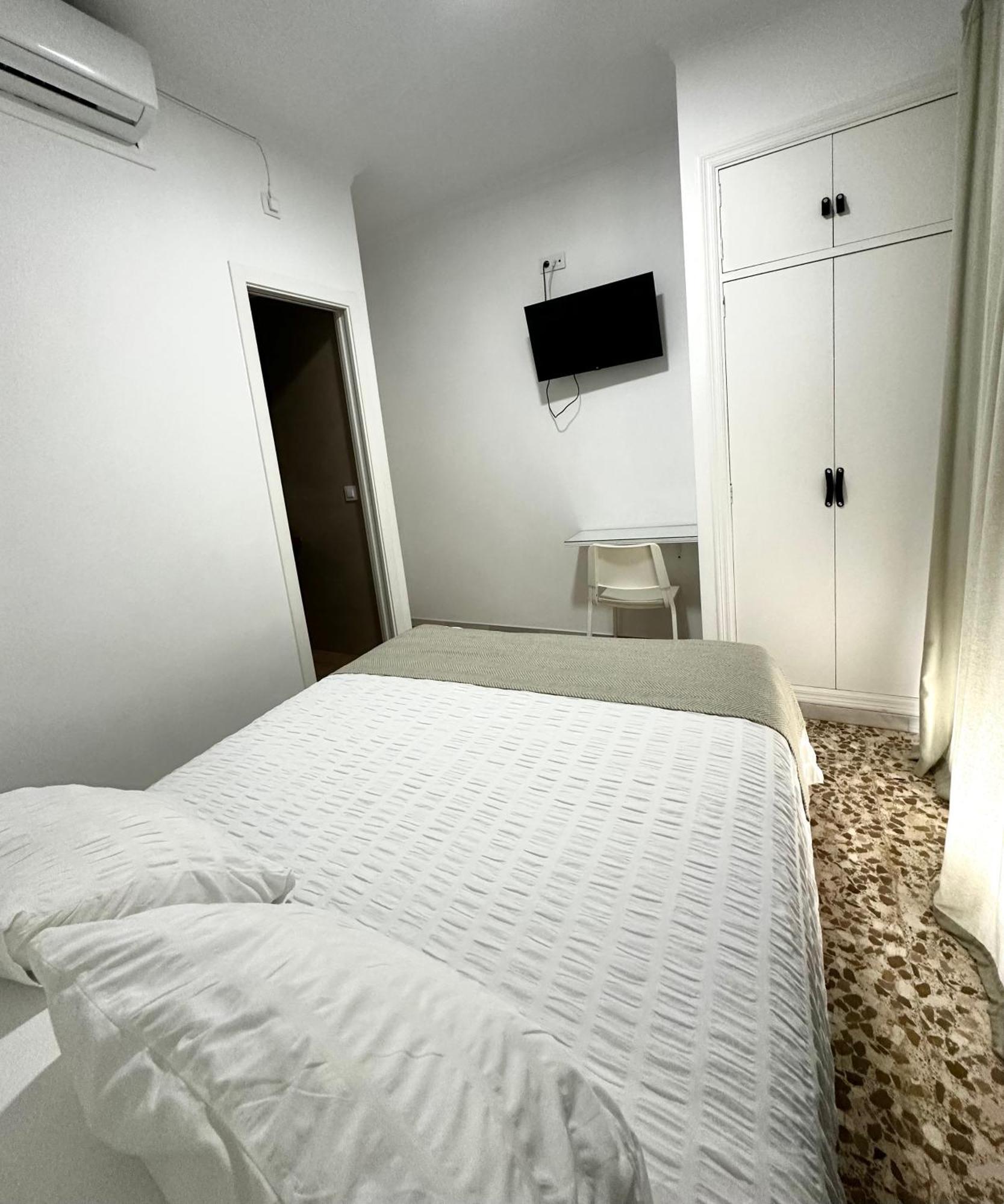Hostal Mellizo Lebrija Exteriör bild