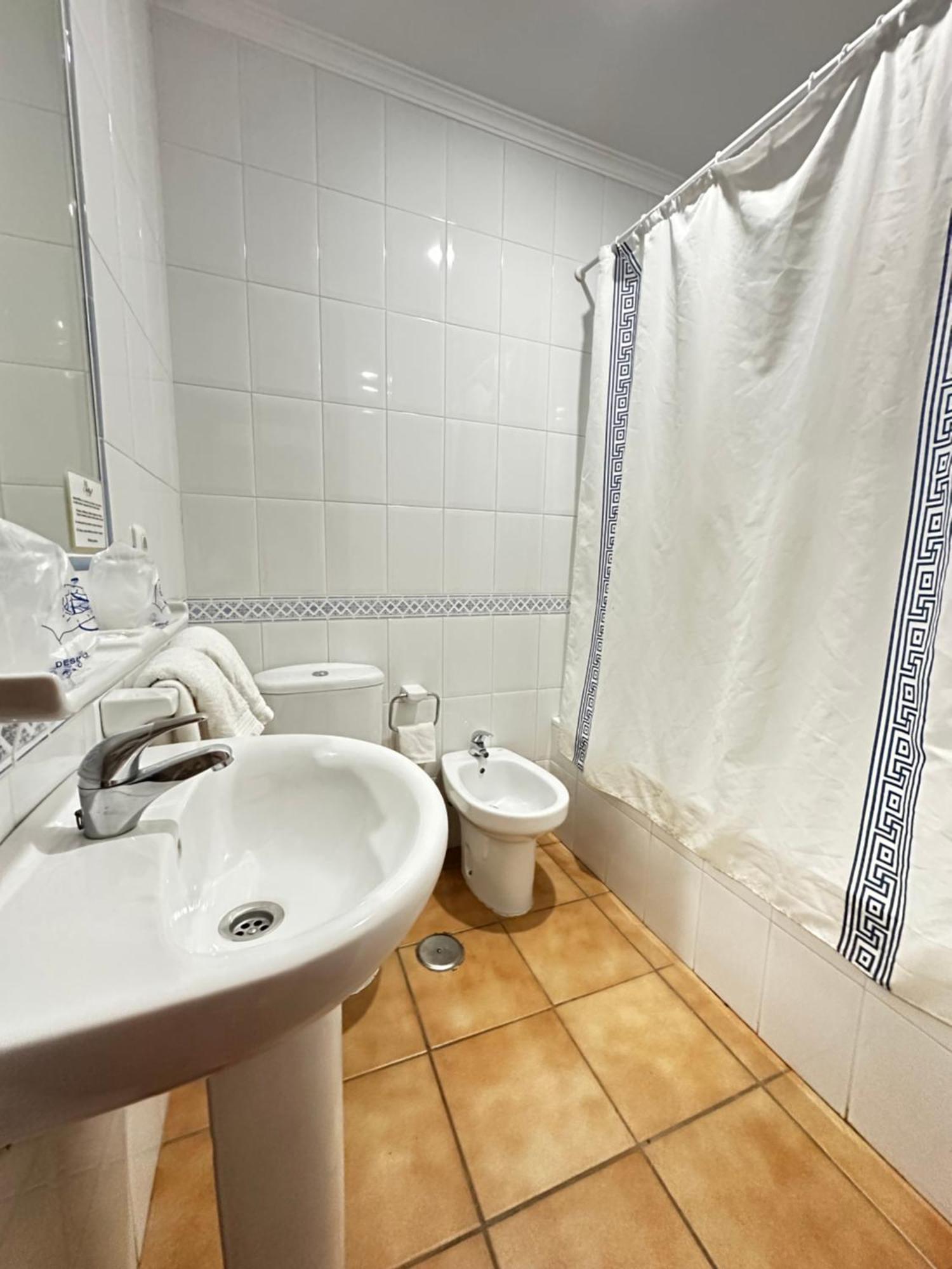 Hostal Mellizo Lebrija Exteriör bild