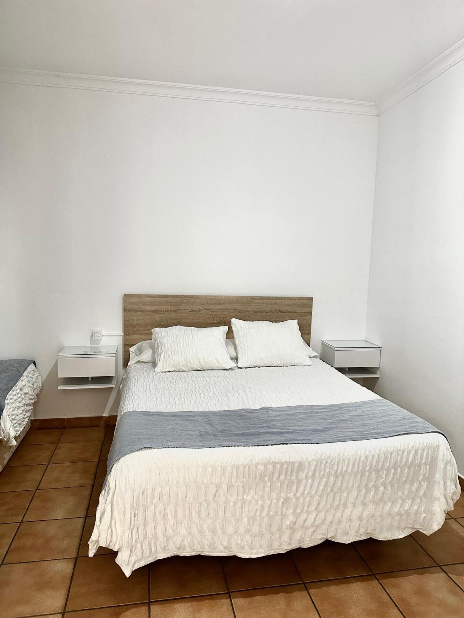Hostal Mellizo Lebrija Exteriör bild