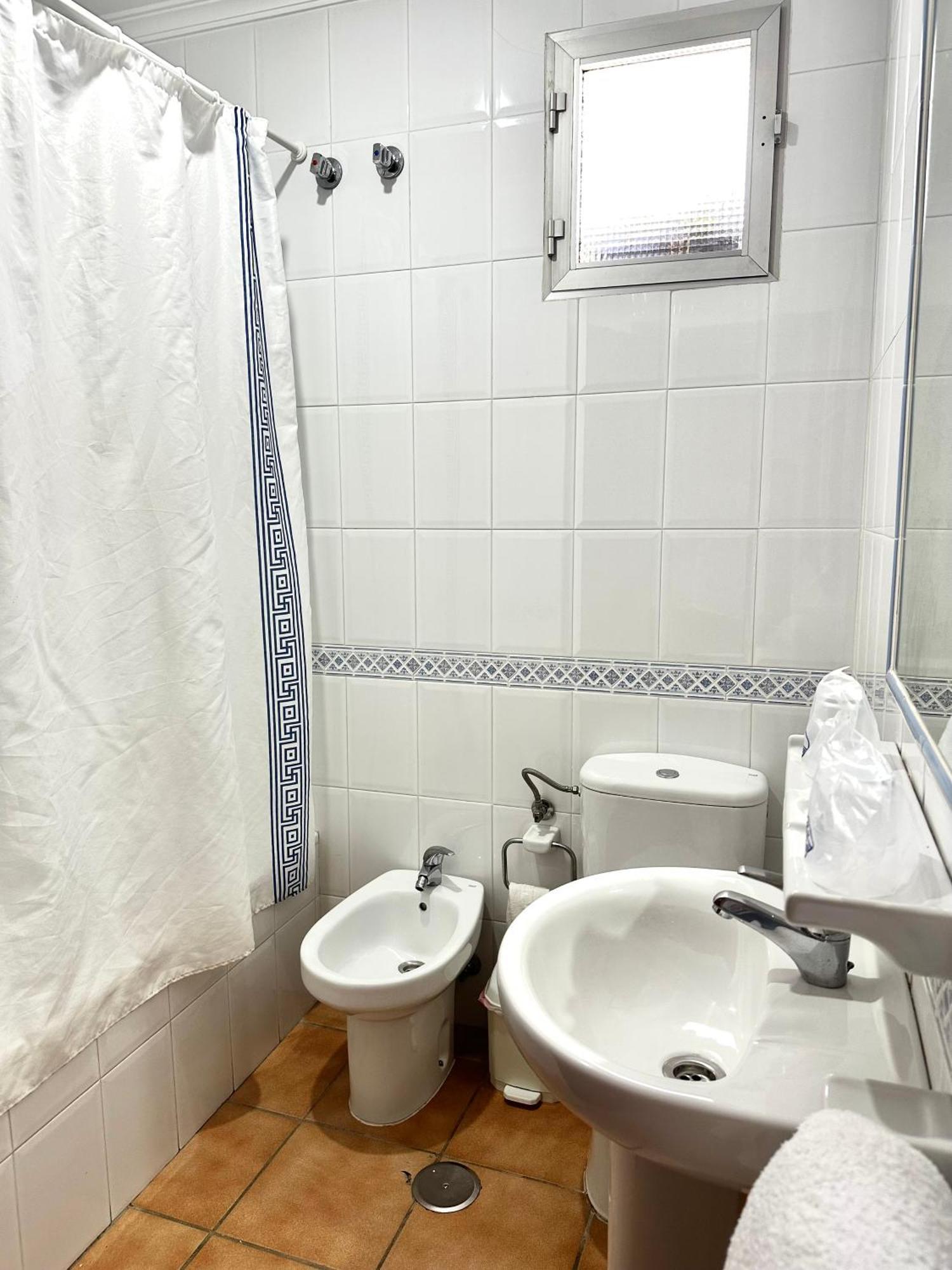 Hostal Mellizo Lebrija Exteriör bild